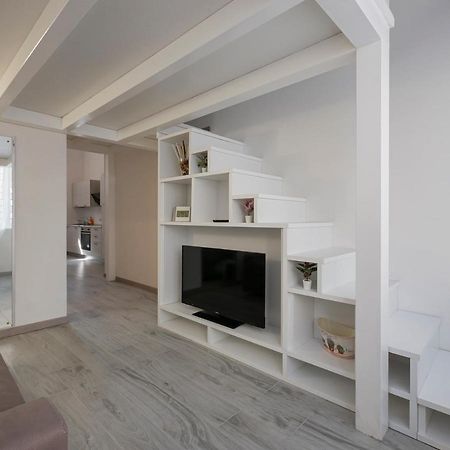 I Host Apartment - Neera 22 Милано Екстериор снимка