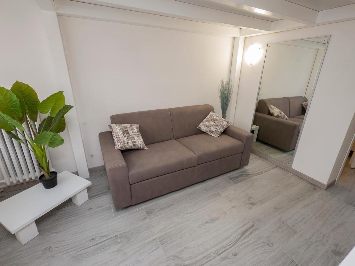 I Host Apartment - Neera 22 Милано Екстериор снимка