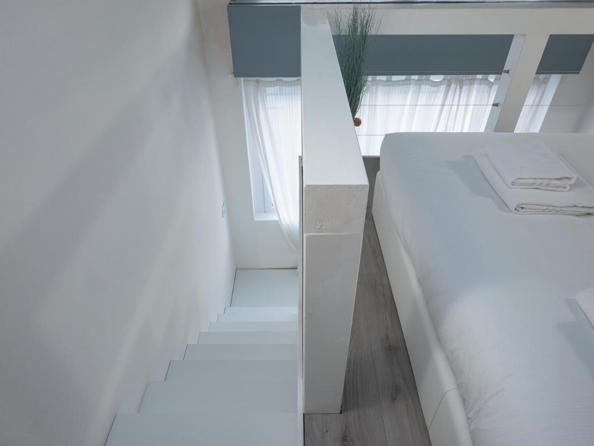 I Host Apartment - Neera 22 Милано Екстериор снимка