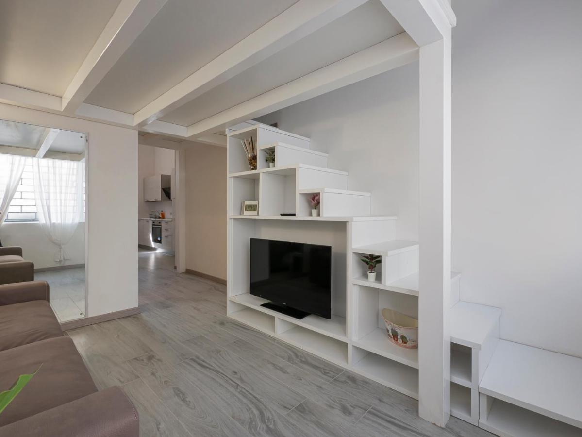 I Host Apartment - Neera 22 Милано Екстериор снимка