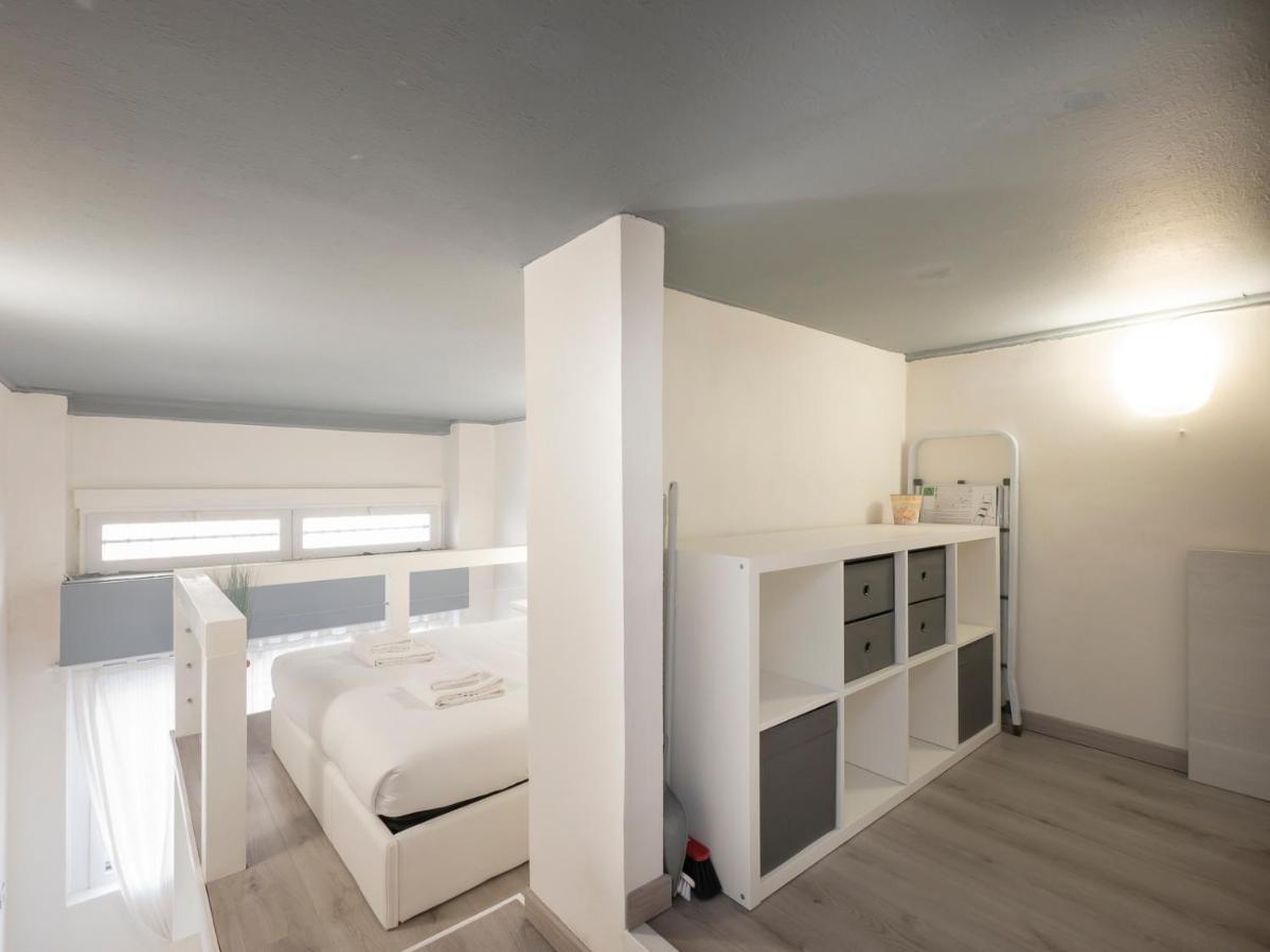 I Host Apartment - Neera 22 Милано Екстериор снимка